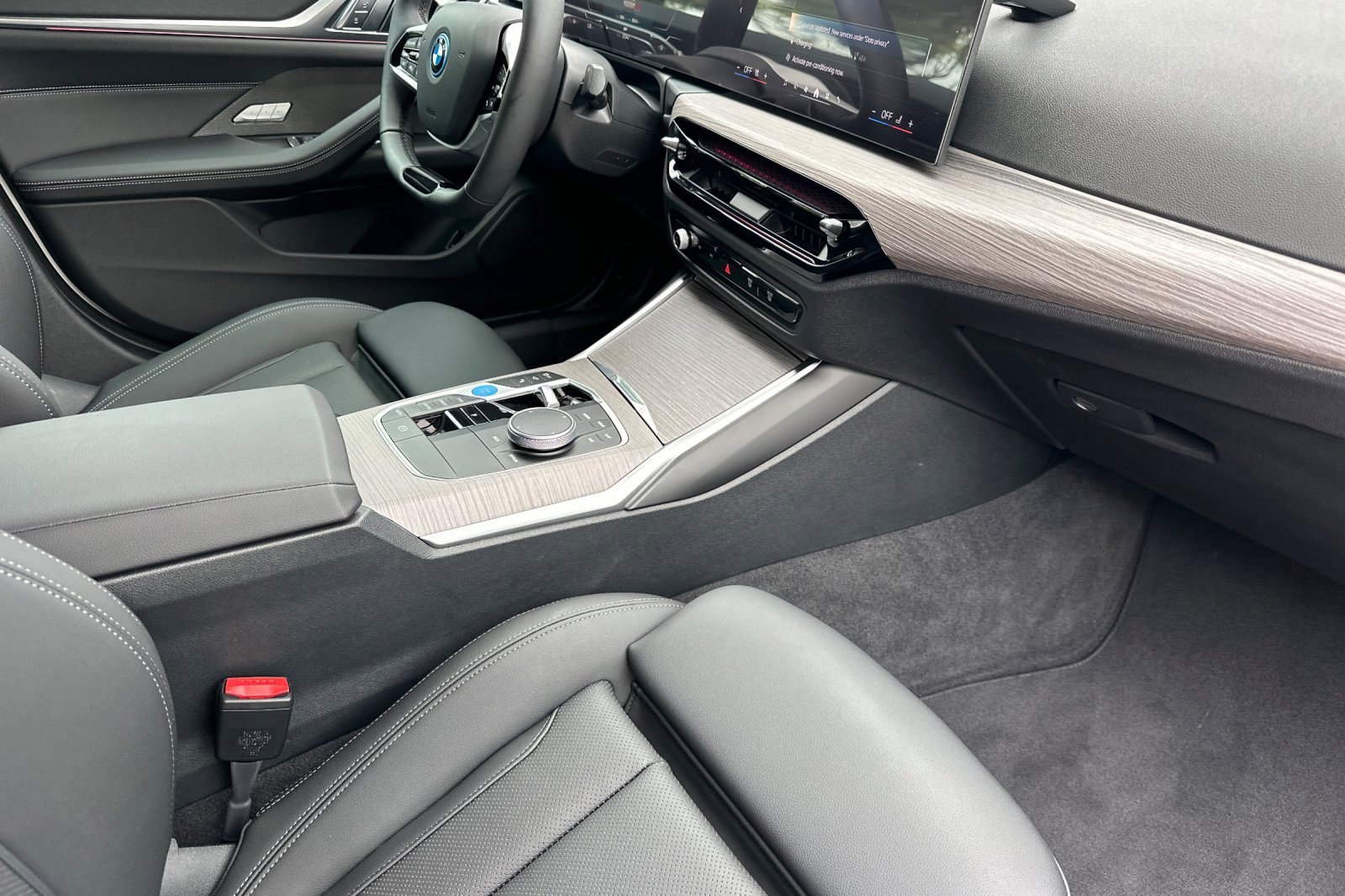 Used 2025 BMW i4 eDrive40 w/ Premium Package image 19