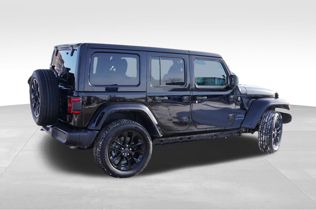 Certified 2025 Jeep Wrangler Unlimited Sahara w/ Safety Group image 4