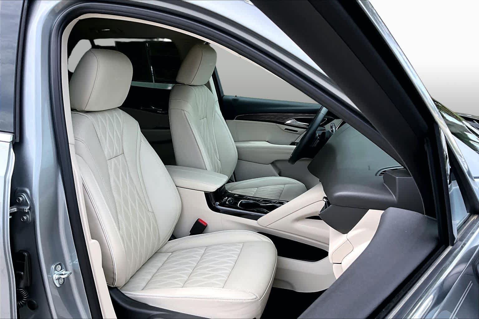 Used 2023 Buick Envision Avenir FWD image 9