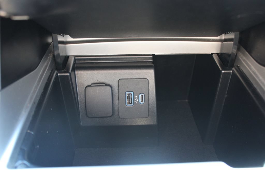 Used 2022 Ford Explorer Limited w/ Equipment Group 301A RWD image 52