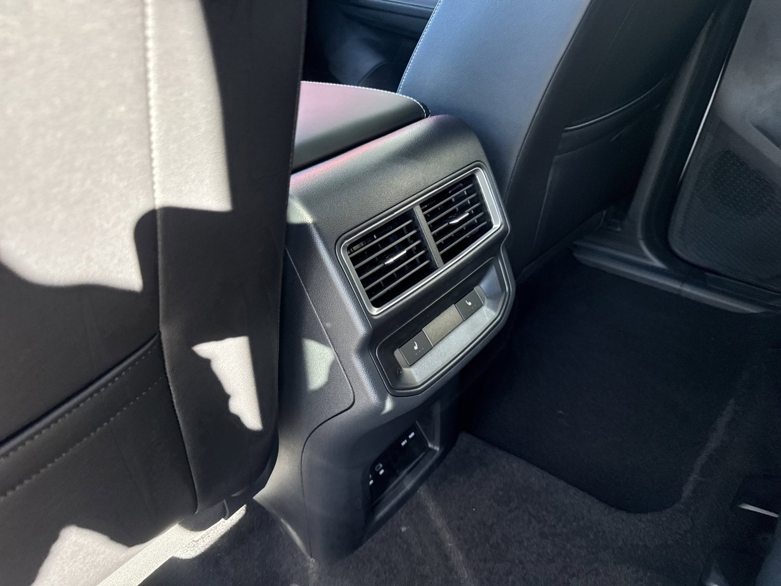 New 2026 Volkswagen Atlas Cross Sport SEL R-Line image 22