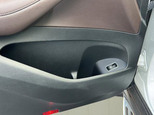 Used 2021 Mercedes-Benz GLE 350 w/ 3rd Row Seat Package image 58