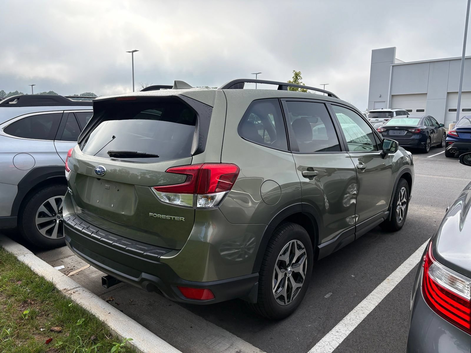 Used 2021 Subaru Forester Premium w/ Popular Package #1 AWD/4WD image 6