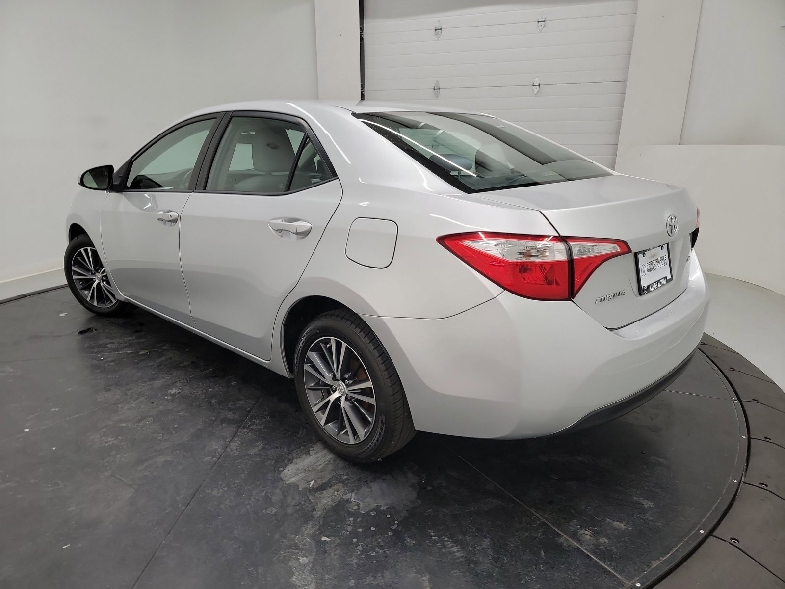 Used 2016 Toyota Corolla LE FWD image 6