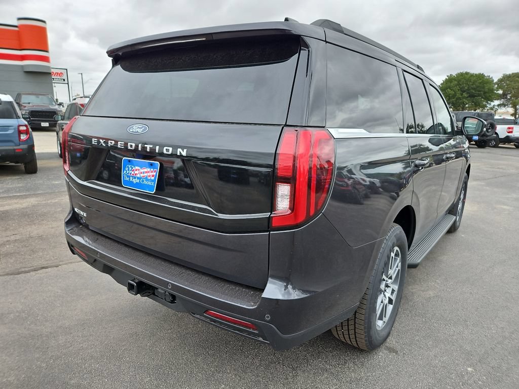 New 2026 Ford Expedition Active RWD image 11