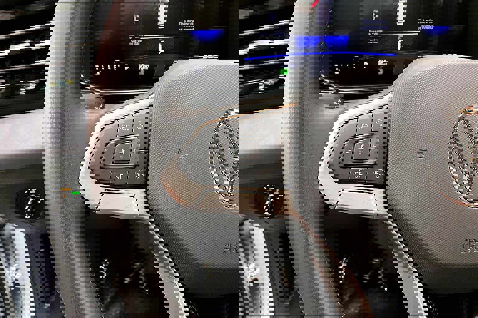 Used 2025 Volkswagen Jetta SE w/ Black Wheel Package image 21