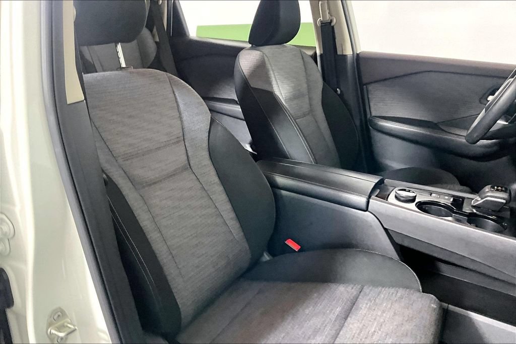 Used 2023 Nissan Rogue SV AWD/4WD image 7