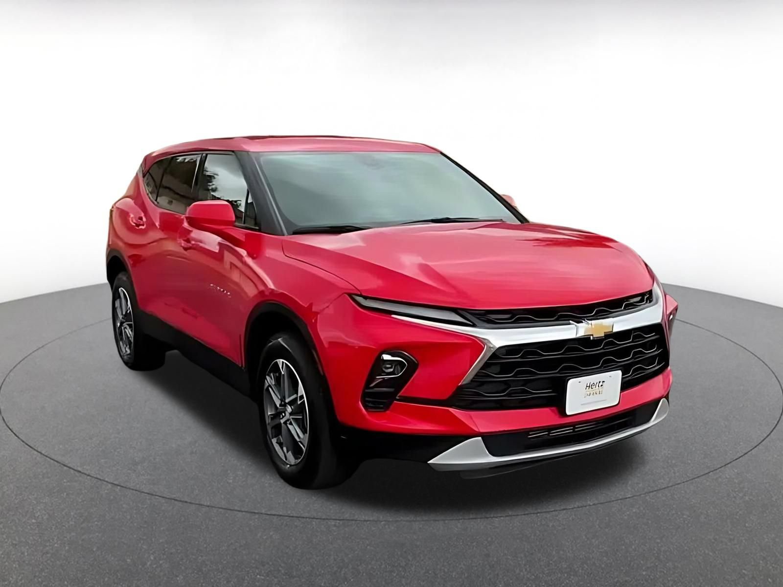Used 2025 Chevrolet Blazer LT FWD image 3