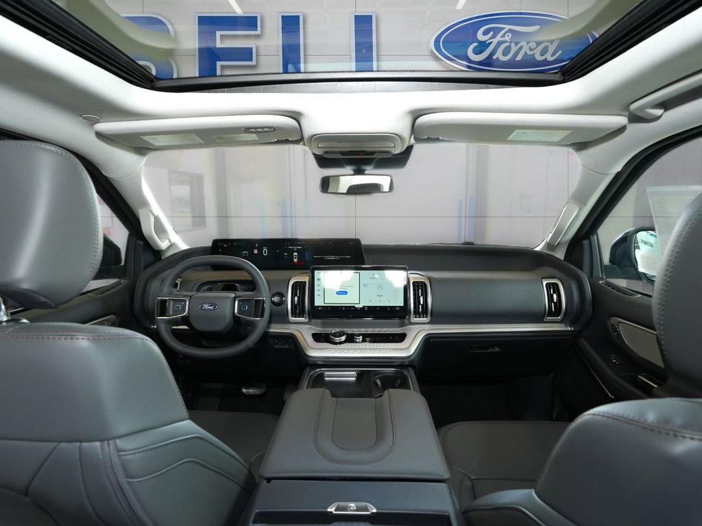 New 2025 Ford Expedition Active image 22