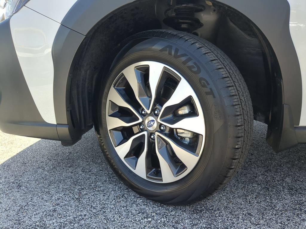 Certified 2025 Subaru Outback Touring w/ Popular Package #2 AWD/4WD image 35