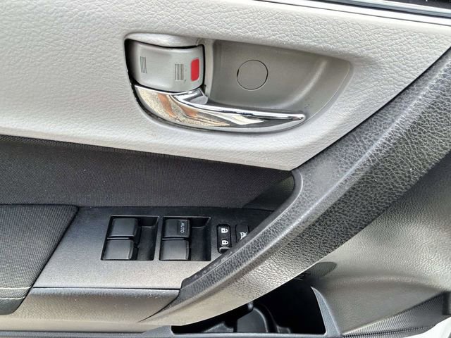Used 2017 Toyota Corolla LE FWD image 13