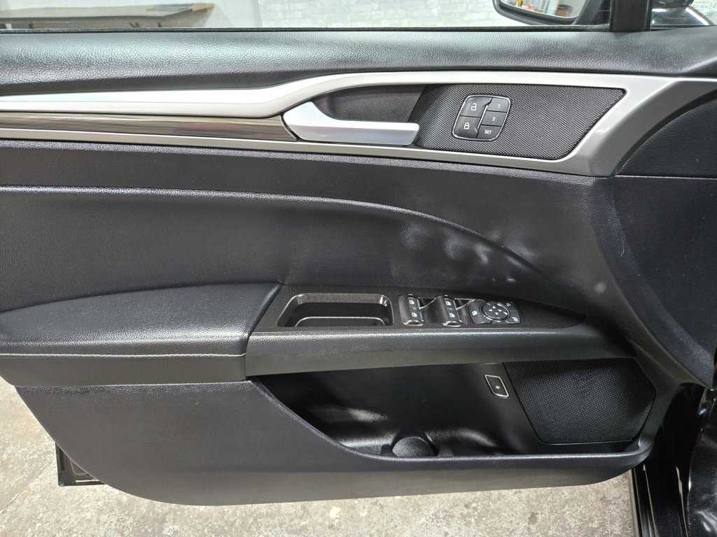 Used 2019 Ford Fusion SEL image 7