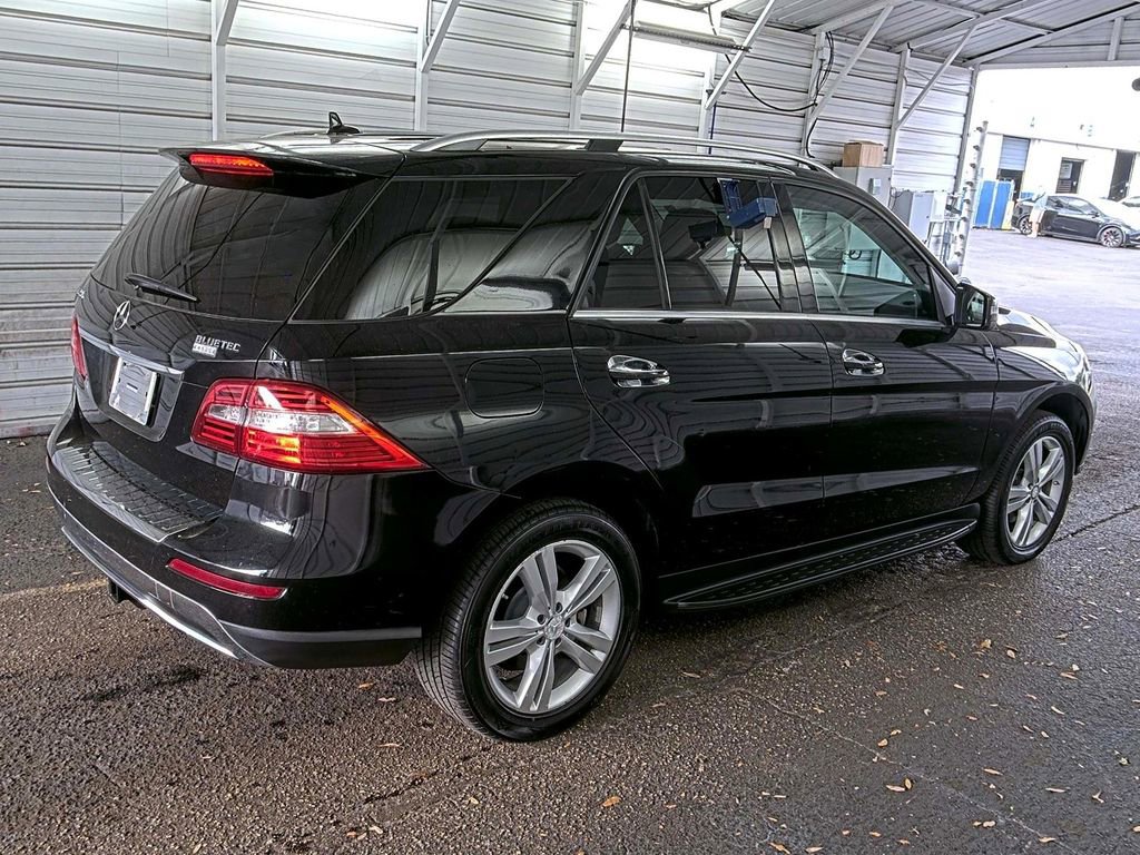 Used 2013 Mercedes-Benz ML 350 BlueTEC 4MATIC image 2