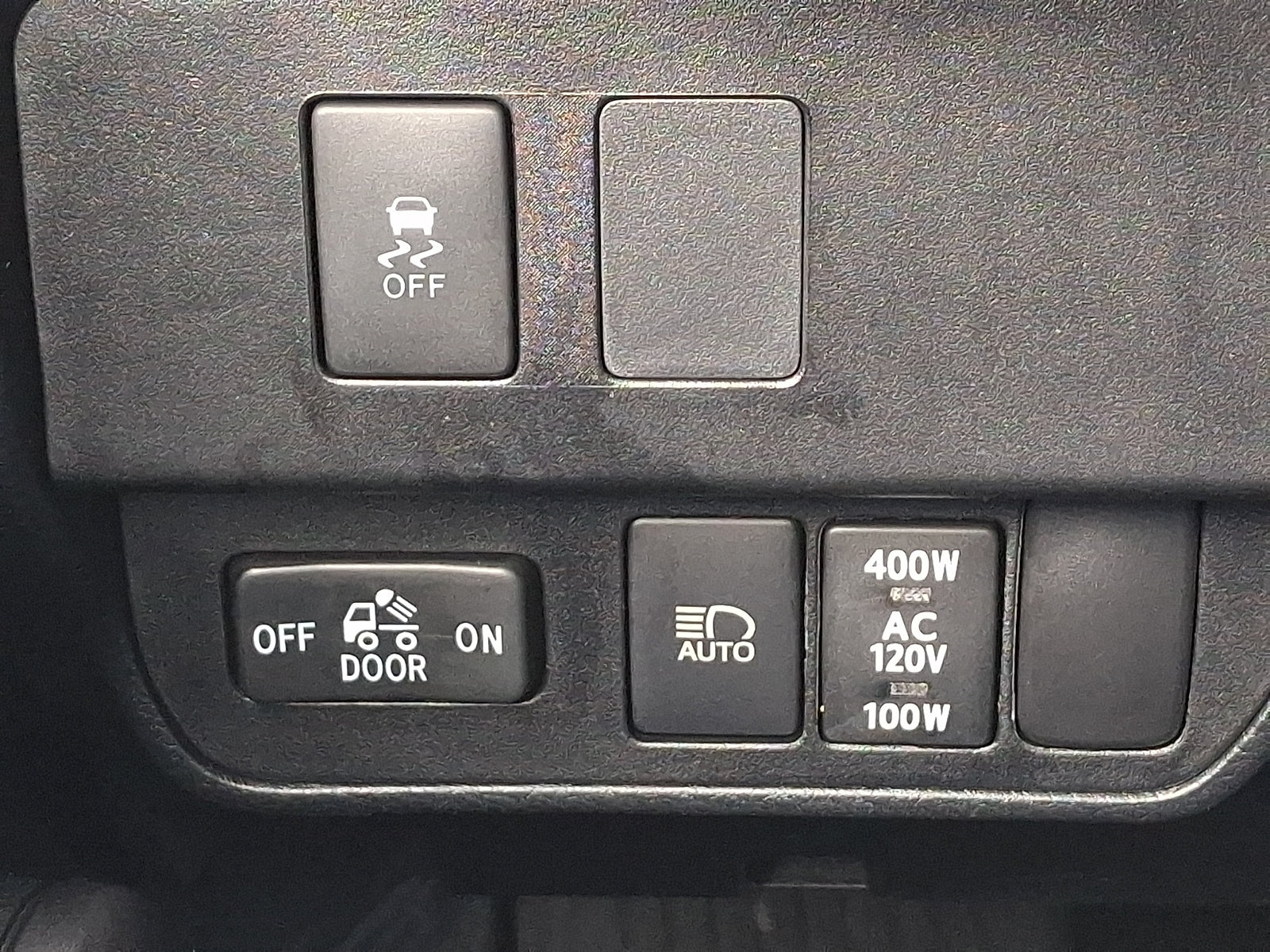 Used 2020 Toyota Tacoma TRD Off-Road AWD/4WD image 25