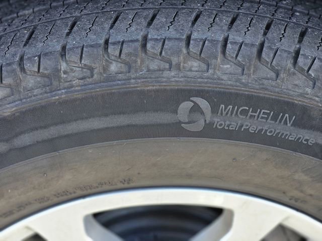 Used 2024 Chevrolet Suburban LT image 11