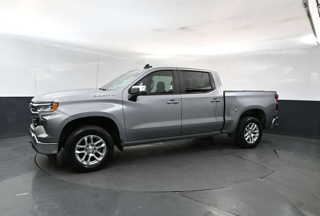 Used 2023 Chevrolet Silverado 1500 LT AWD/4WD image 2