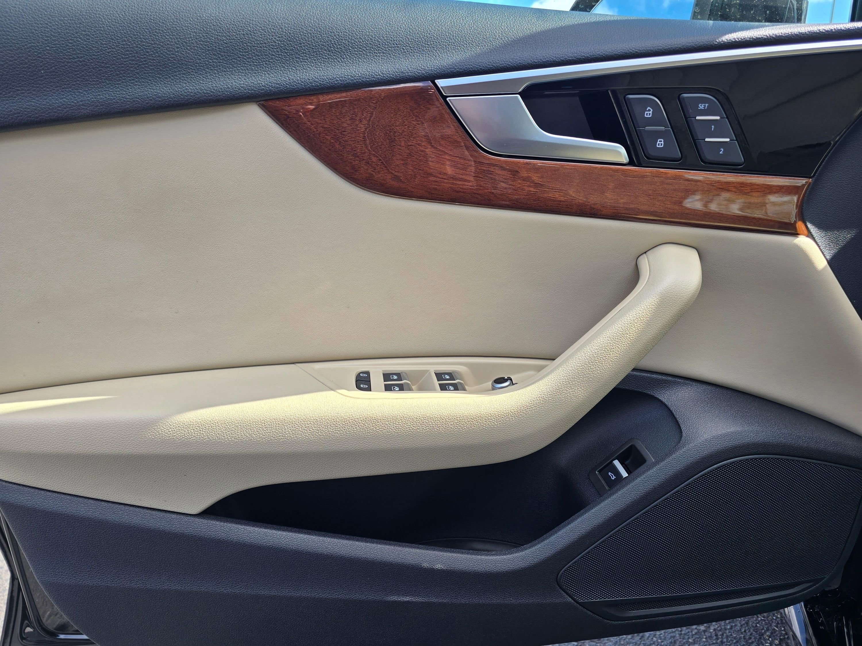 Used 2023 Audi A4 2.0T Premium w/ Convenience Package image 36