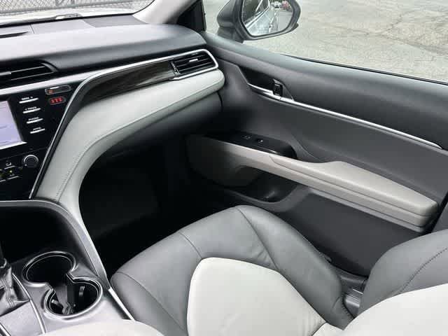 Used 2018 Toyota Camry LE FWD image 15