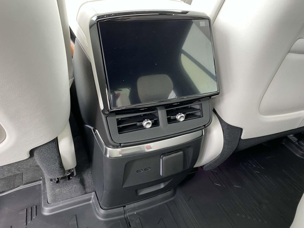 New 2026 Cadillac Vistiq Sport w/ LPO, Floor Liner Package image 12