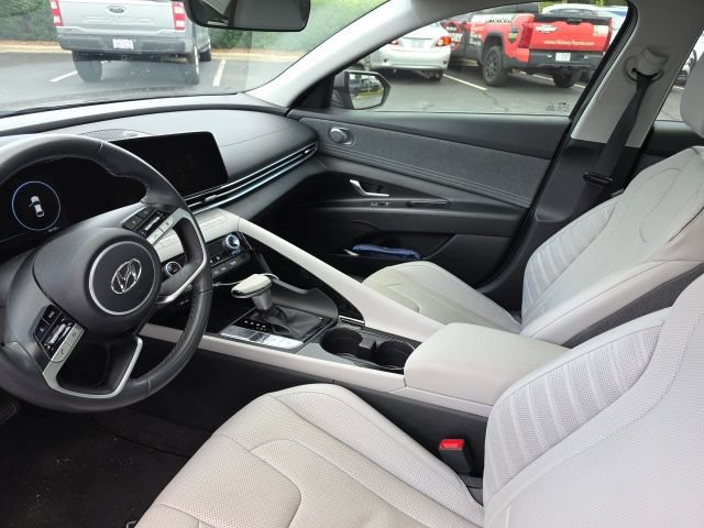Used 2023 Hyundai Elantra Limited FWD image 11