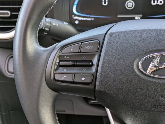 Used 2025 Hyundai Venue SEL image 13