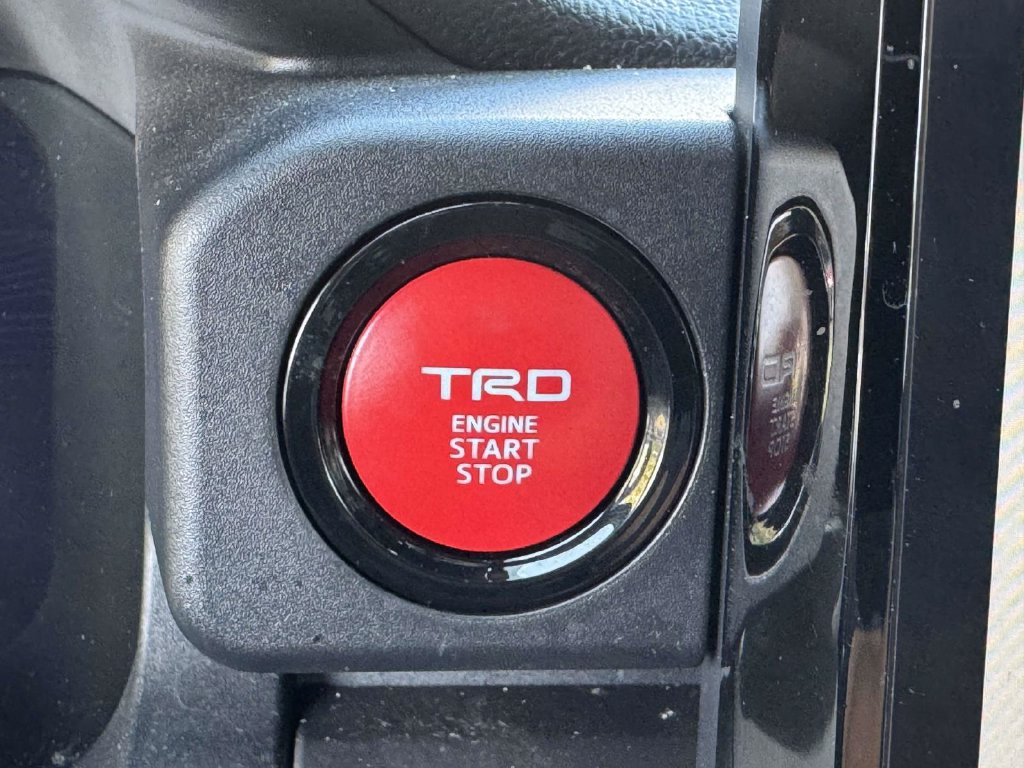 Used 2024 Toyota Tacoma TRD Off-Road w/ TRD Off Road Premium Package AWD/4WD image 9