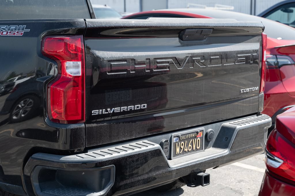 Used 2020 Chevrolet Silverado 1500 Custom Trail Boss w/ Custom Convenience Package AWD/4WD image 10