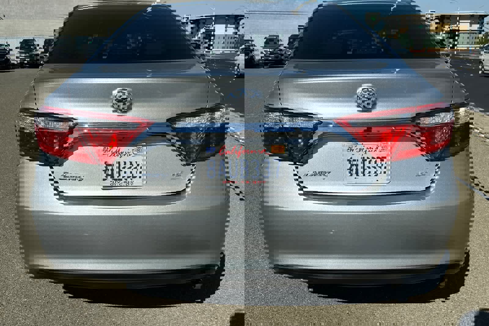 Used 2017 Toyota Camry LE image 19