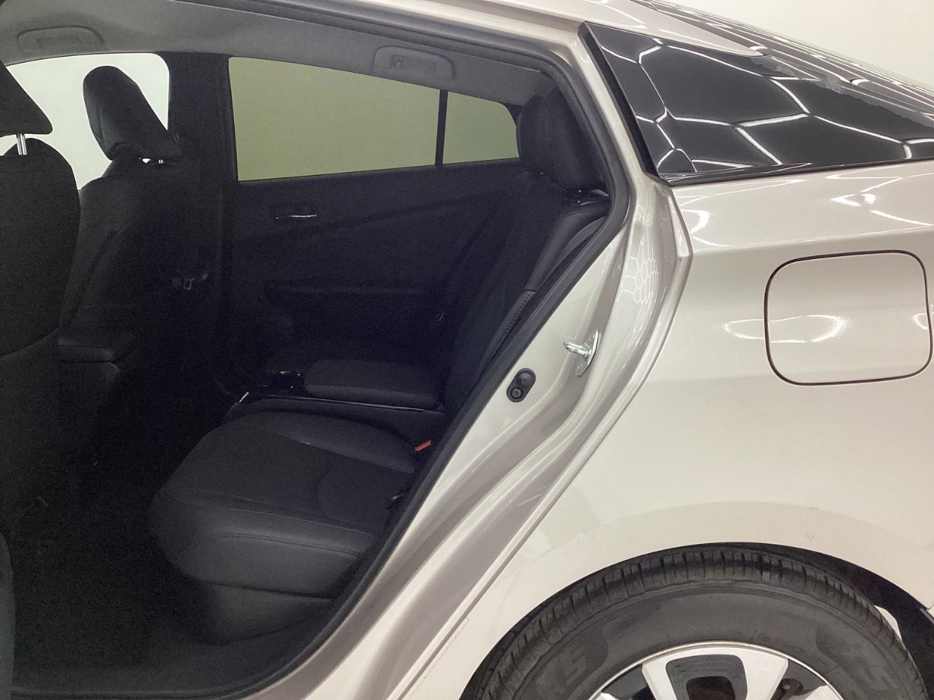 Used 2017 Toyota Prius Prime Premium w/ Carpet Mat Package image 20