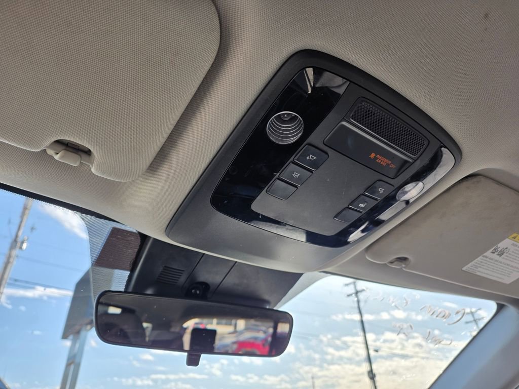 Used 2022 Kia Carnival LX image 21