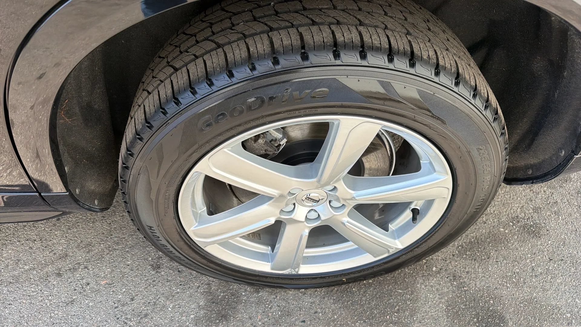 Used 2023 Volvo XC90 B5 Core AWD/4WD image 9