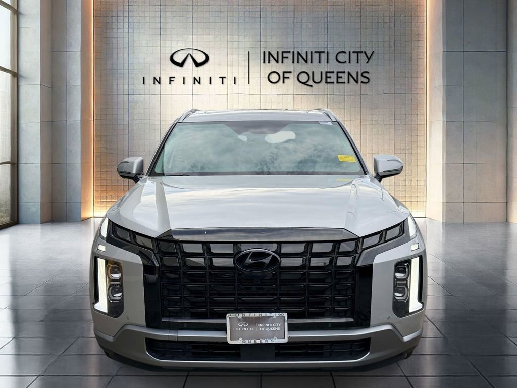 Used 2023 Hyundai Palisade SEL w/ Premium Package AWD/4WD image 2