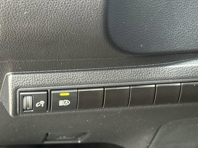 Used 2025 Toyota Corolla LE FWD image 20