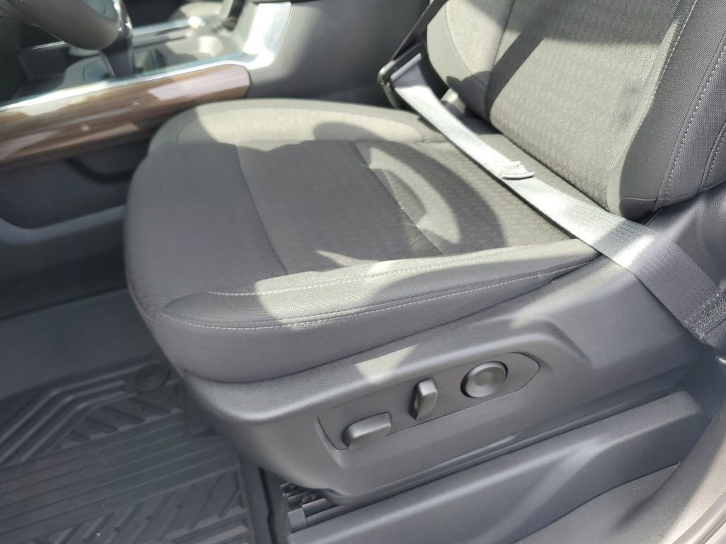Used 2025 Chevrolet Silverado 1500 RST AWD/4WD image 16