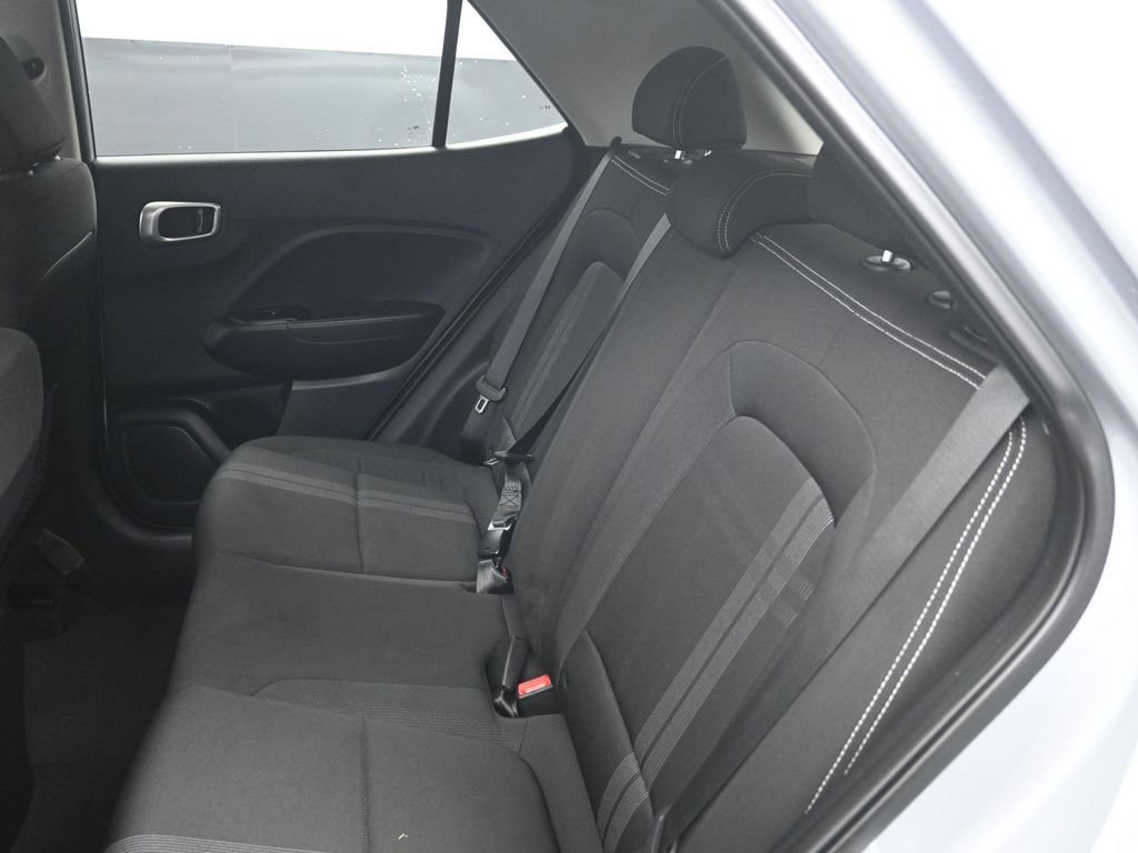 Used 2020 Hyundai Venue SEL image 22