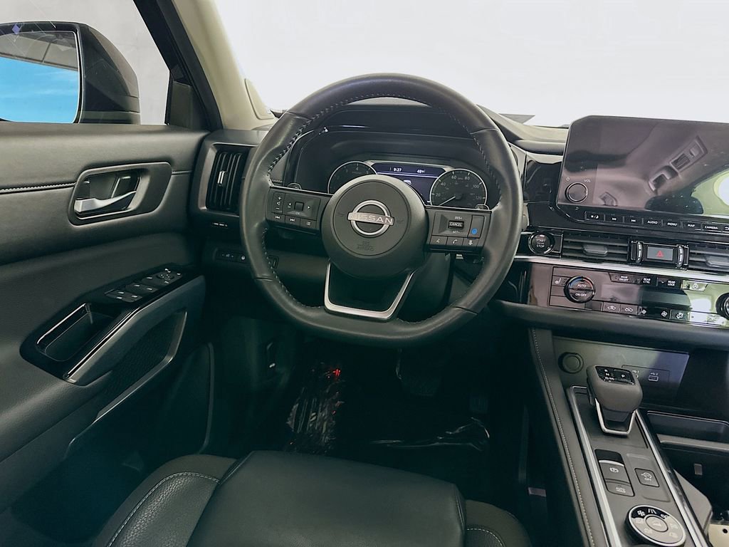 Certified 2025 Nissan Pathfinder SL w/ SL Premium Package AWD/4WD image 32