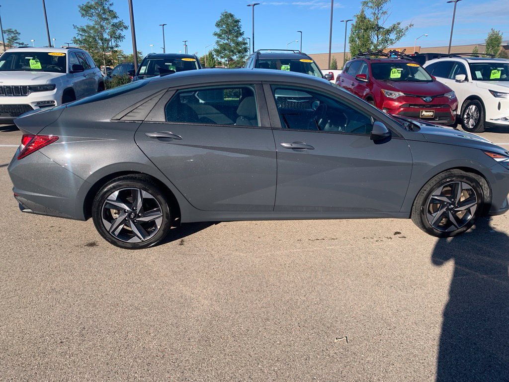 Used 2023 Hyundai Elantra SEL w/ Convenience Package FWD image 6