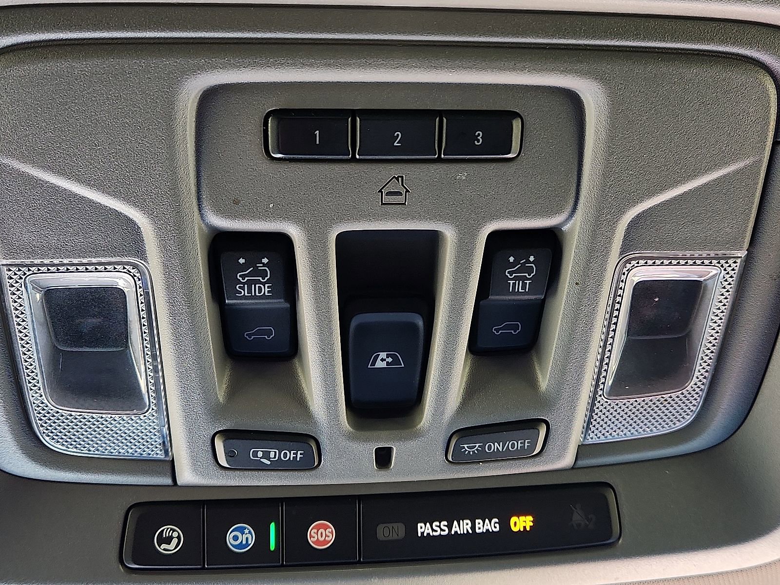 Used 2022 GMC Sierra 2500 SLT w/ SLT Preferred Package image 21