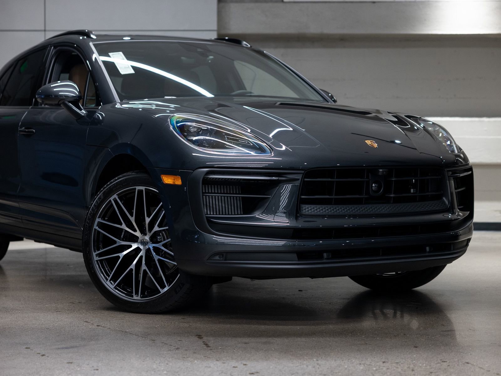 Certified 2025 Porsche Macan S image 16