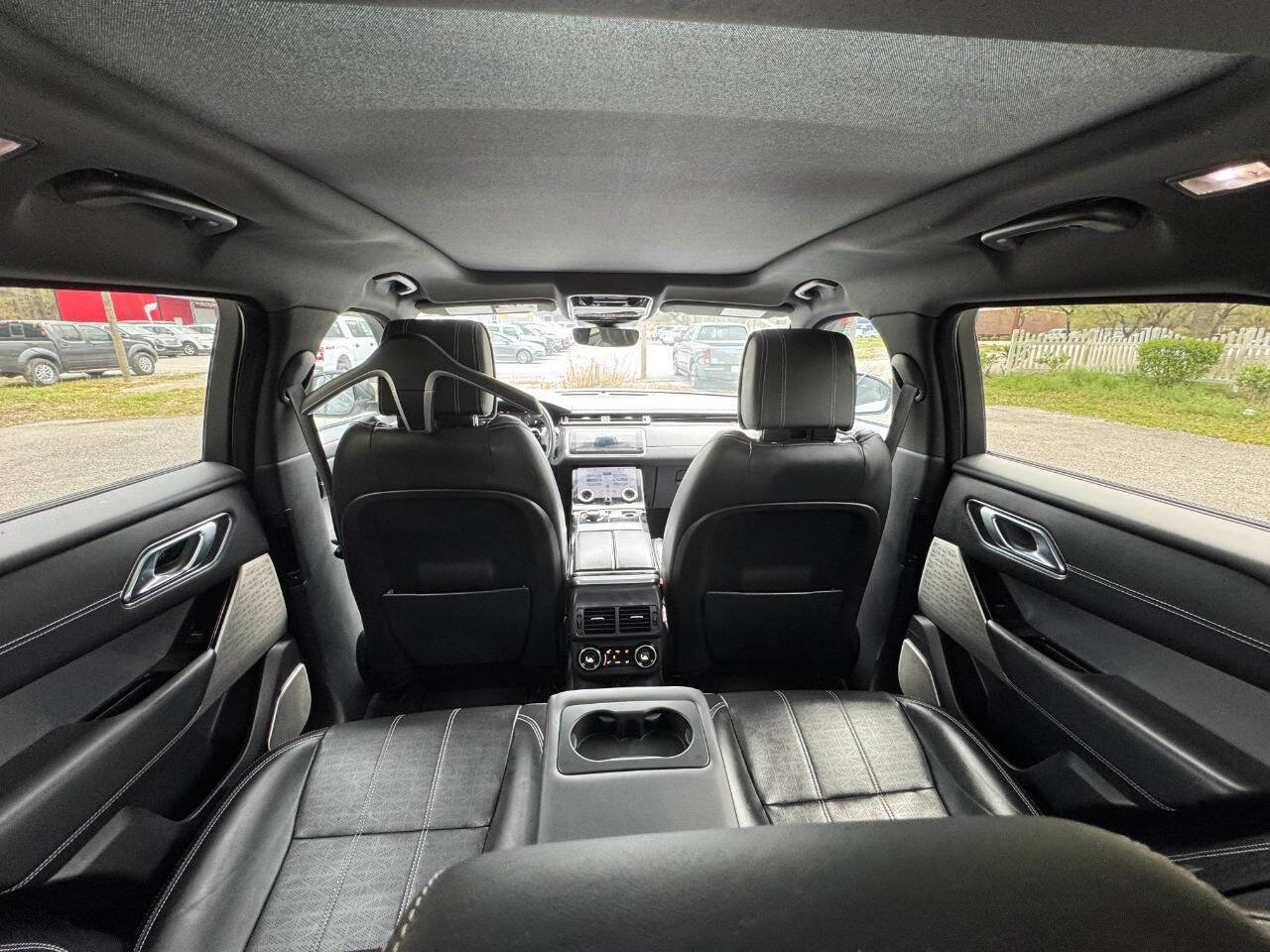 Used 2018 Land Rover Range Rover Velar R-Dynamic HSE image 42