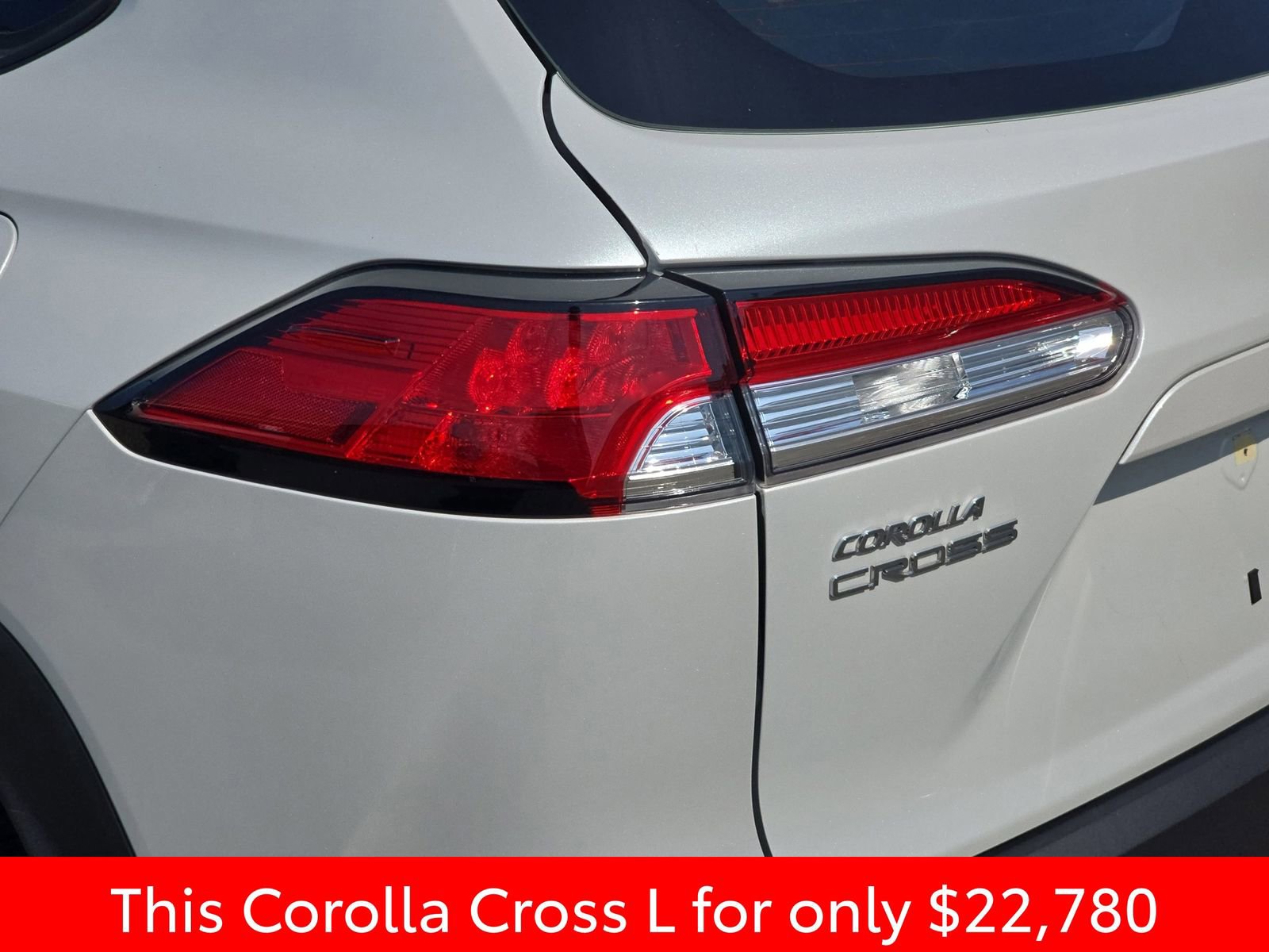 Used 2024 Toyota Corolla Cross L image 40