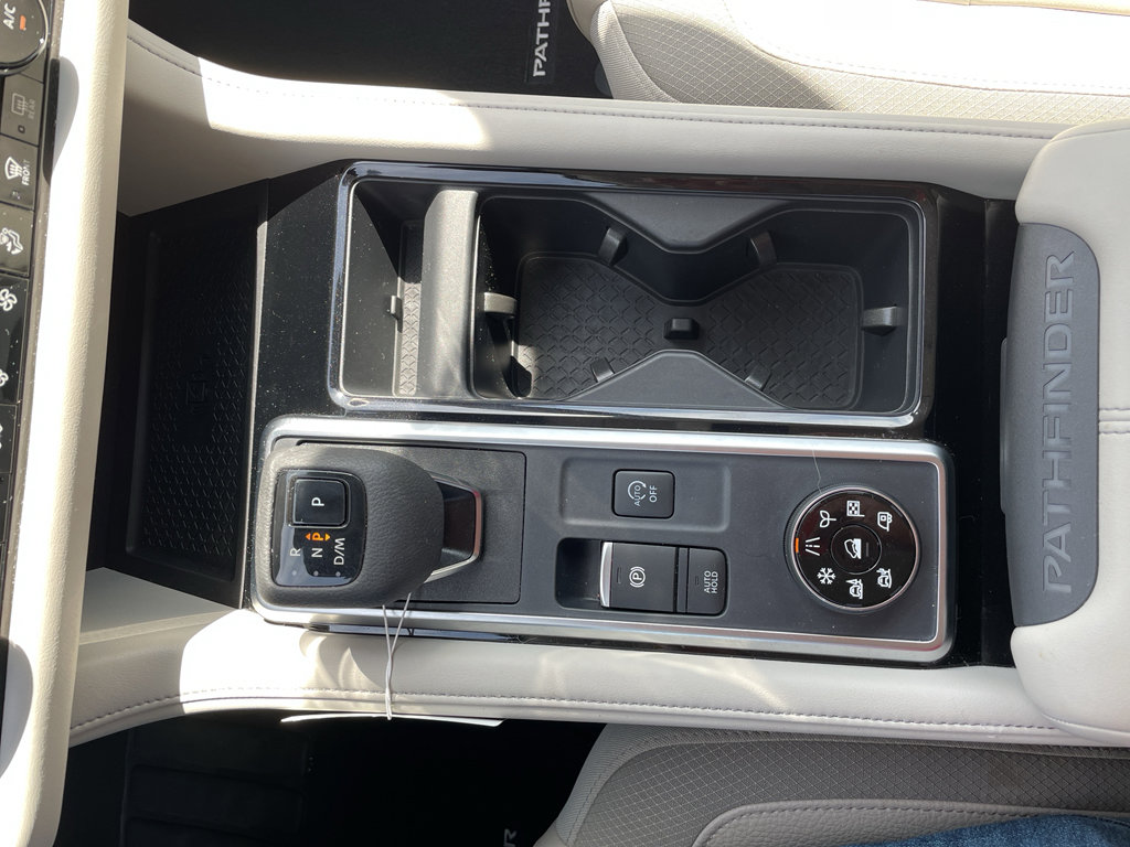 Certified 2025 Nissan Pathfinder SL image 17