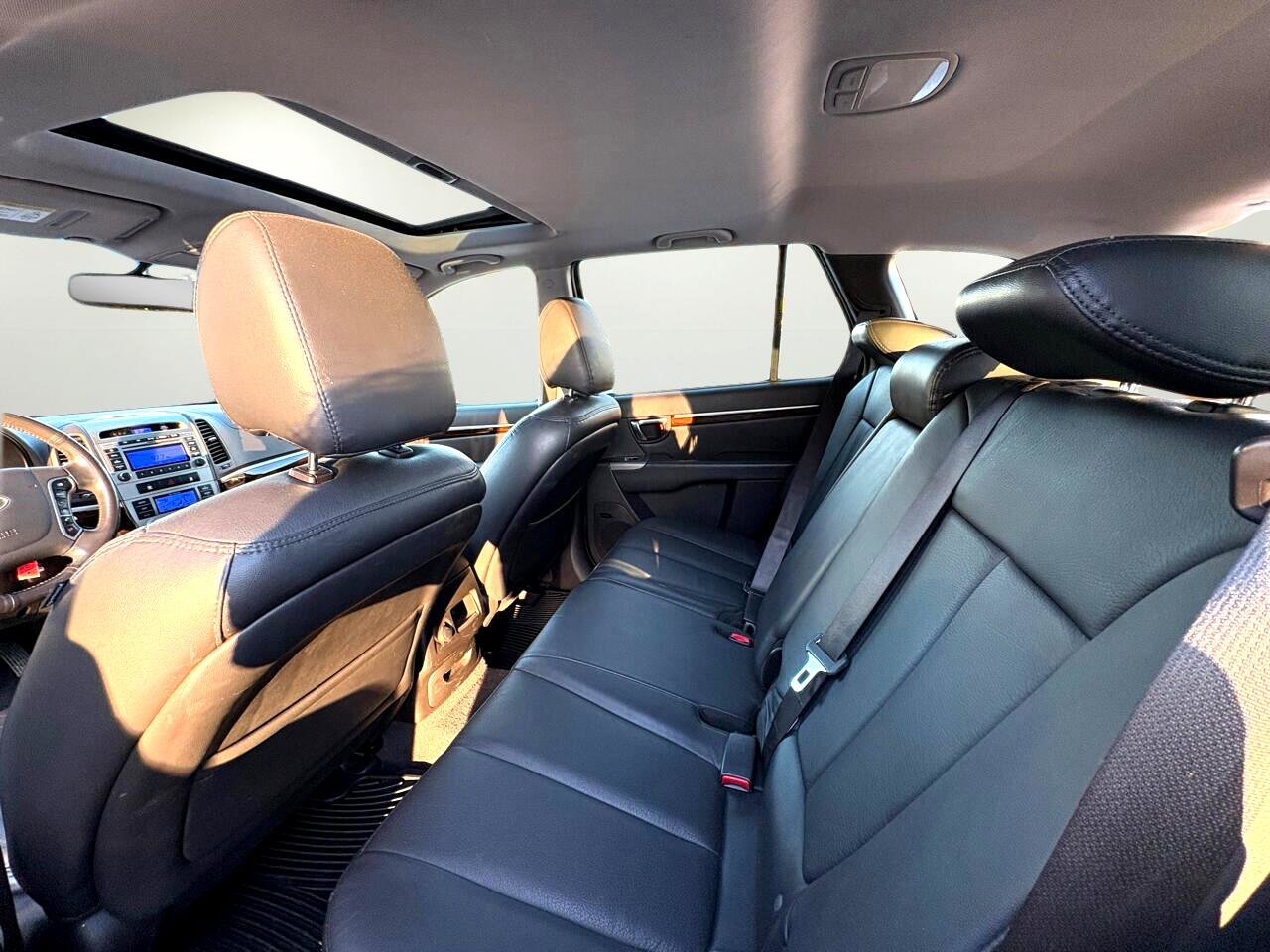 Used 2011 Hyundai Santa Fe Limited image 16