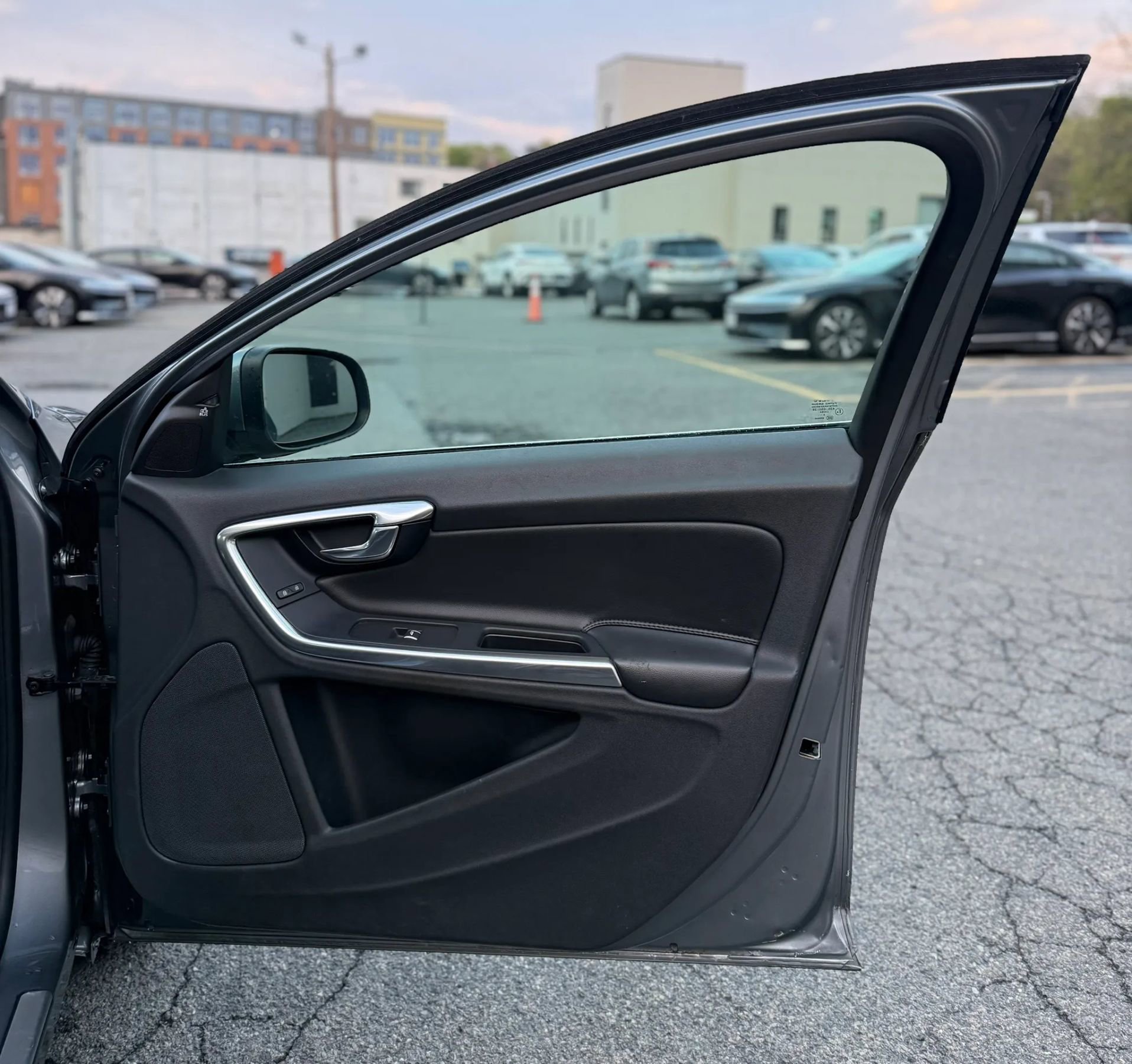 Used 2017 Volvo S60 T5 Inscription FWD image 29