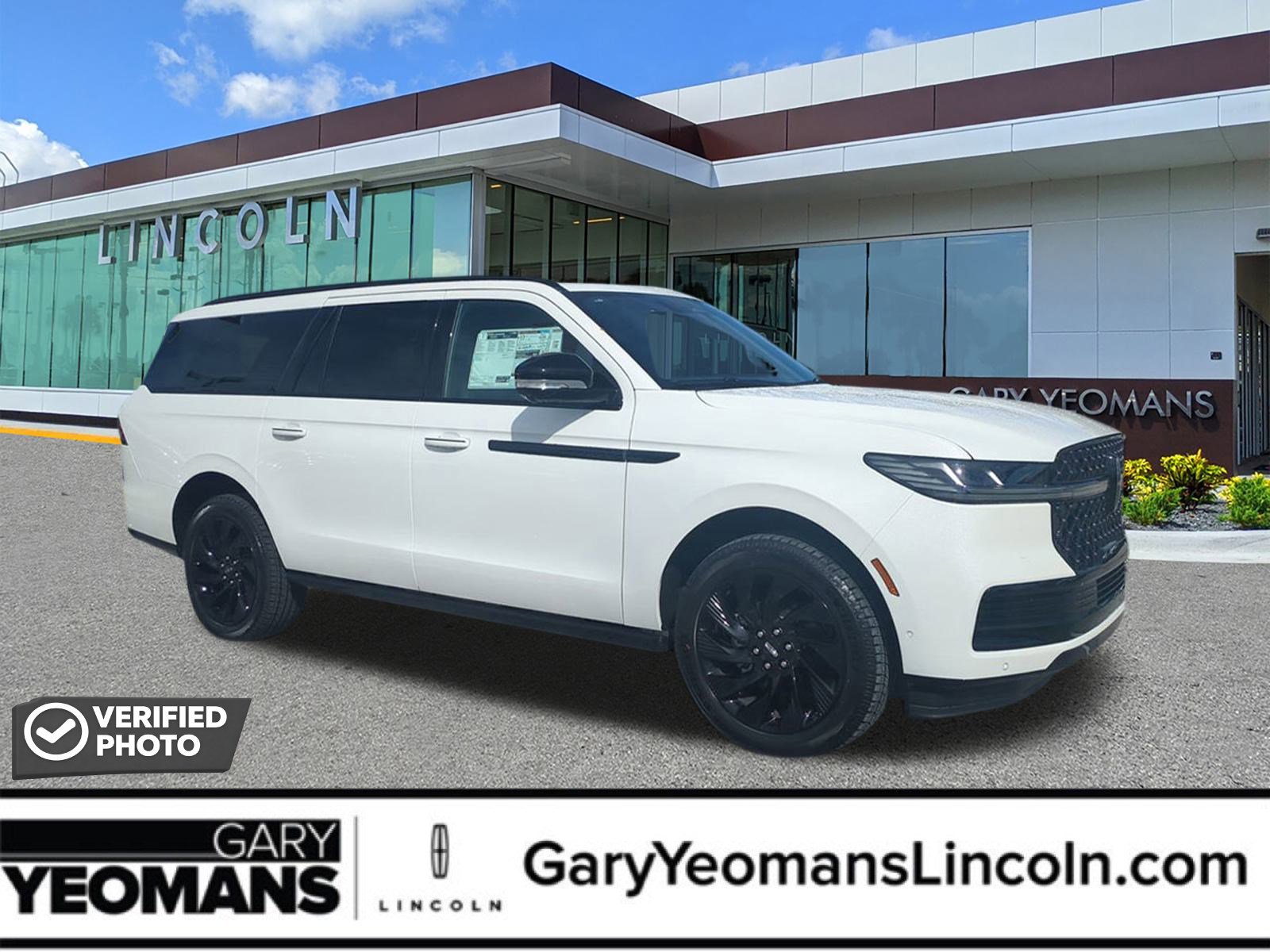 New 2025 Lincoln Navigator L Reserve w/ Jet Appearance Package