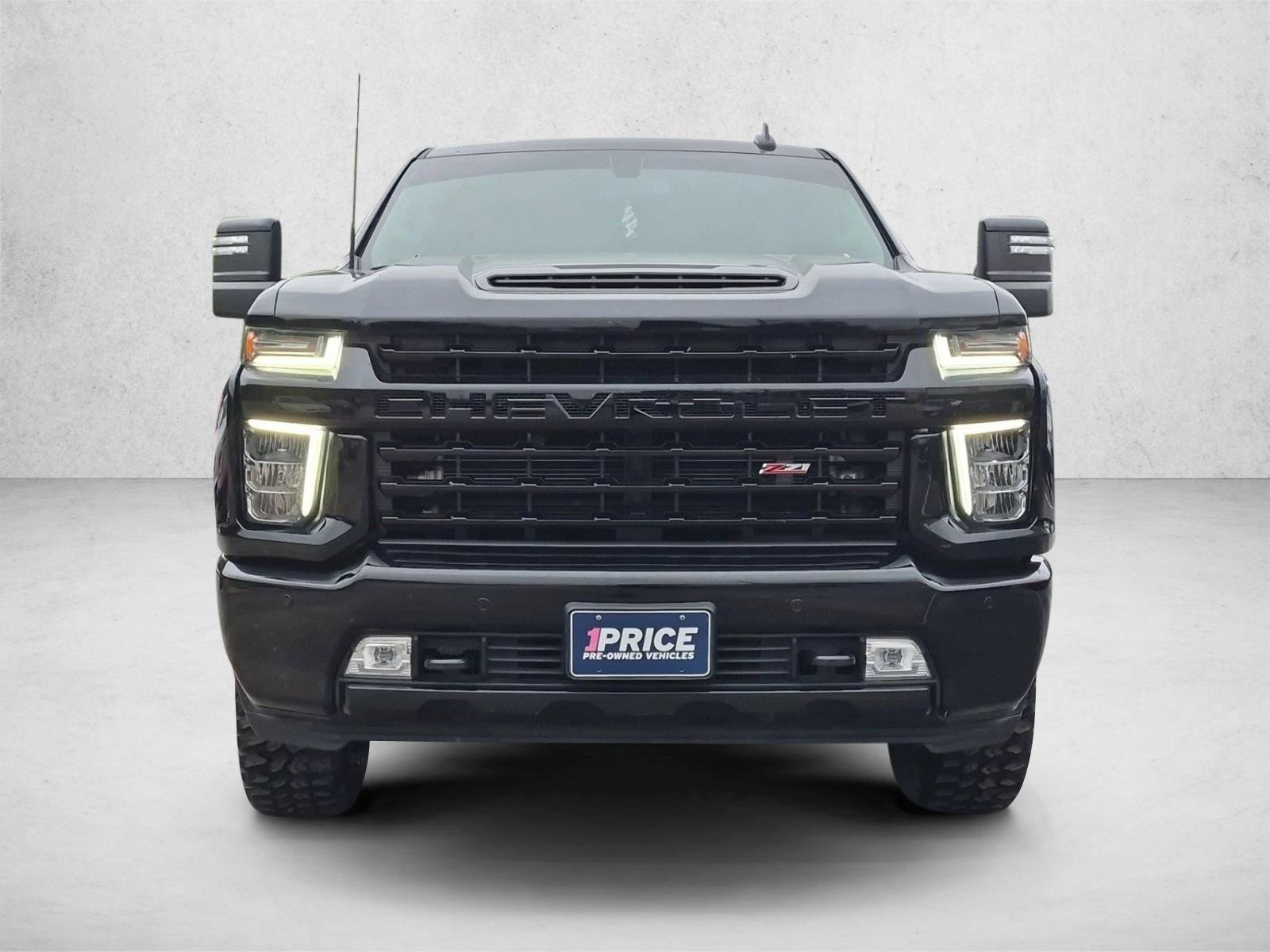 Used 2022 Chevrolet Silverado 2500 LTZ w/ LTZ Plus Package AWD/4WD image 2