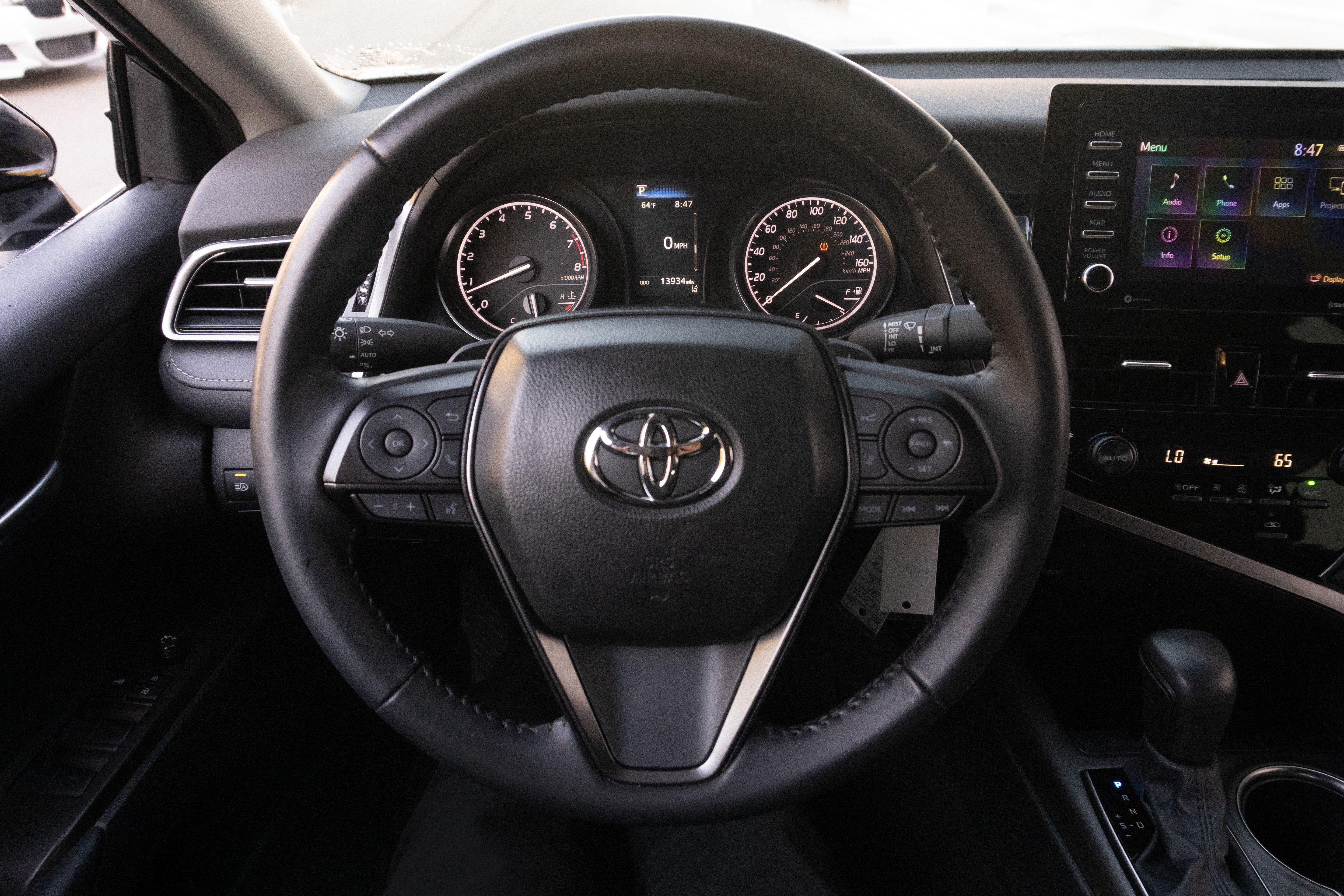 Used 2024 Toyota Camry SE FWD image 18