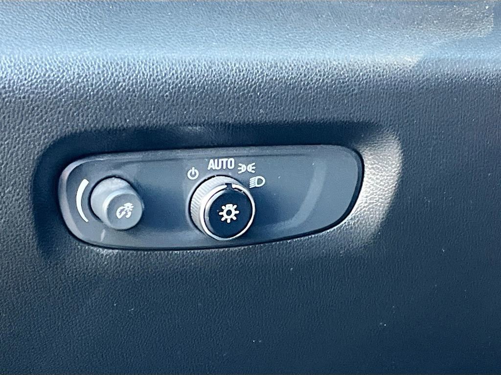 Used 2022 Chevrolet Traverse LT w/ LPO, Floor Liner Package image 10