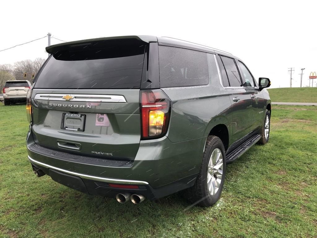 Used 2023 Chevrolet Suburban Premier image 5