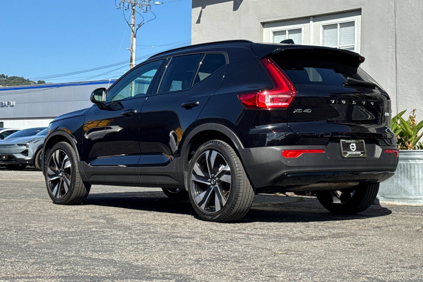 Used 2023 Volvo XC40 B5 Plus w/ Protection Package Premier AWD/4WD image 7